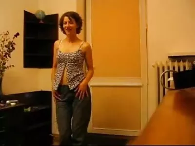 Dacada madura de seios grandes tem sua buceta perfurada perfurada em videos de sexo entre mães e filhos POV