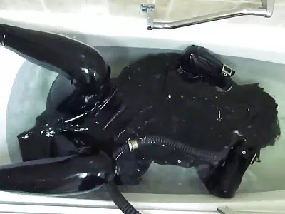 Mulher peituda vídeo pornô filho comendo a mãe foi fodida duas vezes em seu quarto