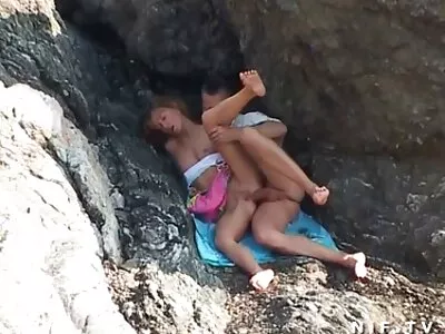 Duas lésbicas sensuais foram sodomizadas vídeo de pornô com mãe e filho por seu massagista pervertido