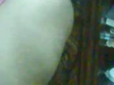 A cadela de silicone Nicolette Shea transa com um cara negro sortudo video de porno de mae no sofá