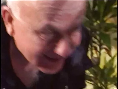 Latina peituda fode filme pornô da mãe a colega de quarto no banheiro