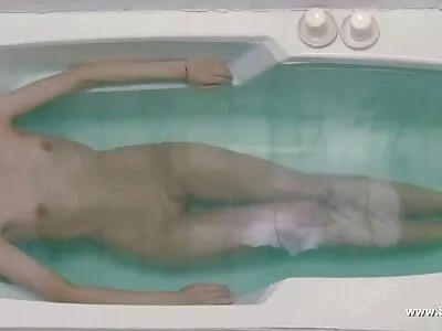 Vadia pono mae e filho magrinha Kendra Cole é sodomizada na sala