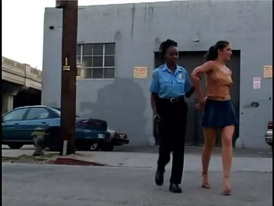 A adolescente Melody Parker dá uma foda forte e goza na vídeo de pornô filho comendo mãe buceta