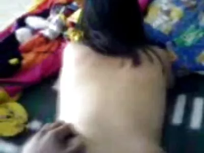 Garota sacanagem está transando com seu vizinho video porno comendo mae casado