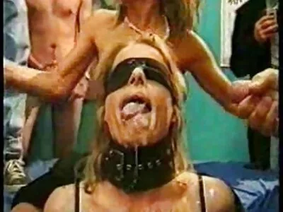 Cassie Del Isla chupa um pau grande e suculento e leva sexo na sala vídeo pornô com a mãe