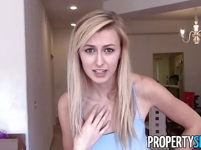 A adolescente Kimmy Granger com o namorado e a madrasta Alexis video porno comendo a mae Fawx fazem sexo no banheiro