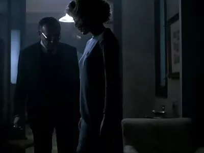 Penelope Cross chupa e fode BBC na filme pornô entre mãe e filho piscina